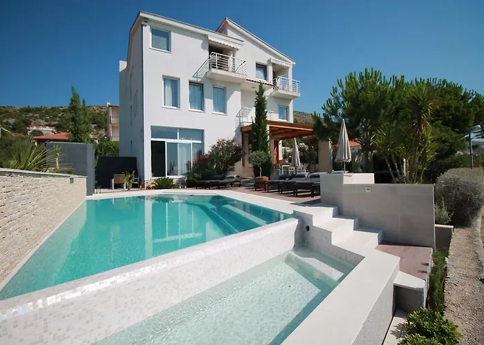 Apartments Marer